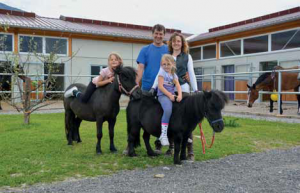 Familie Schwemberger vom Pferdesportzentrum Aldrans, Österreich